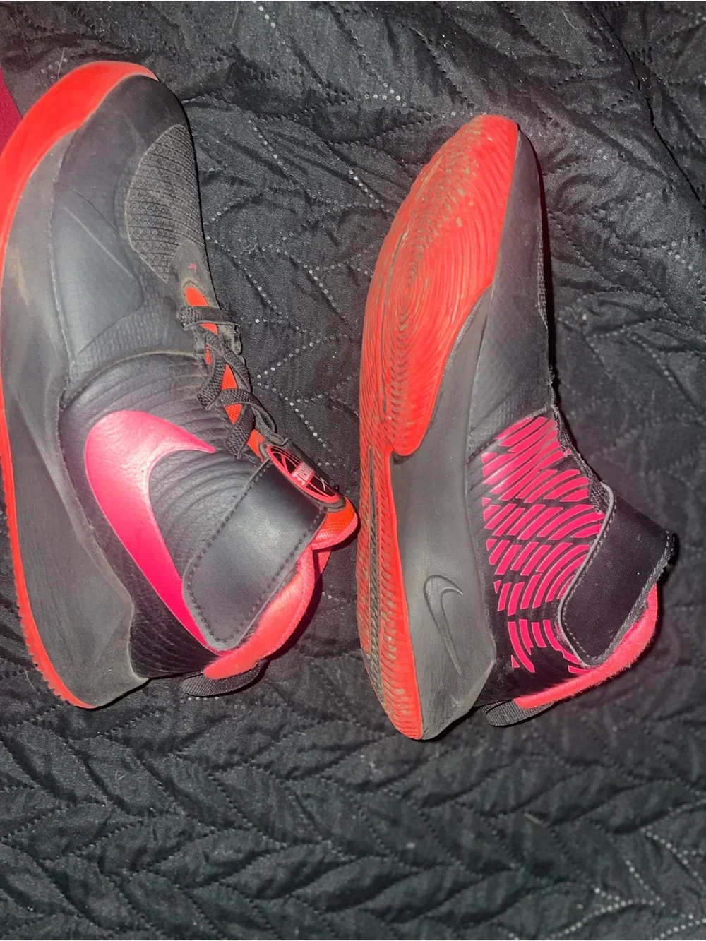 Little girls size 1y Nike shoes